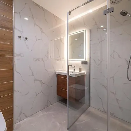 1-bedroom Mucenieku St *
