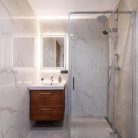 1-bedroom Mucenieku St * ريغا