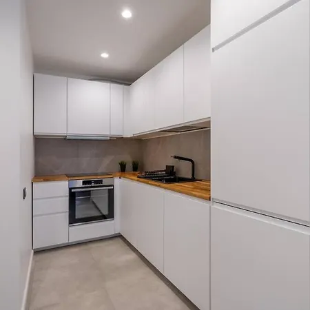 شقة 1-bedroom Mucenieku St *